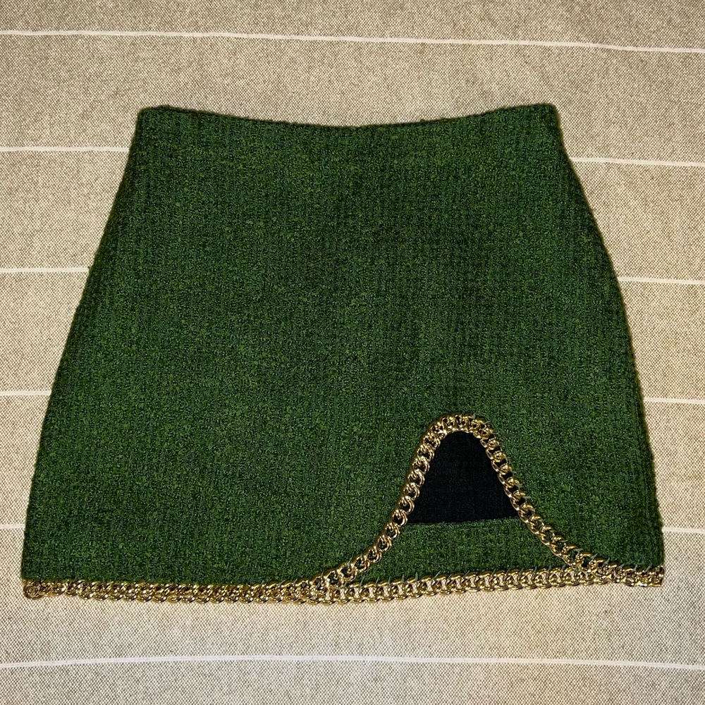 Zara Emerald Green Mini Skirt with Gold Chain Hem - Picture 2 of 4